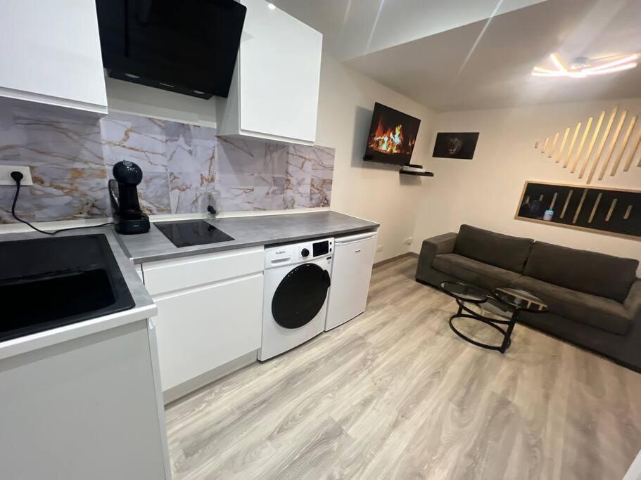 Maison Appartement Triplex Avec Jacuzzi Et Sauna Saint-Etienne  Exterior photo