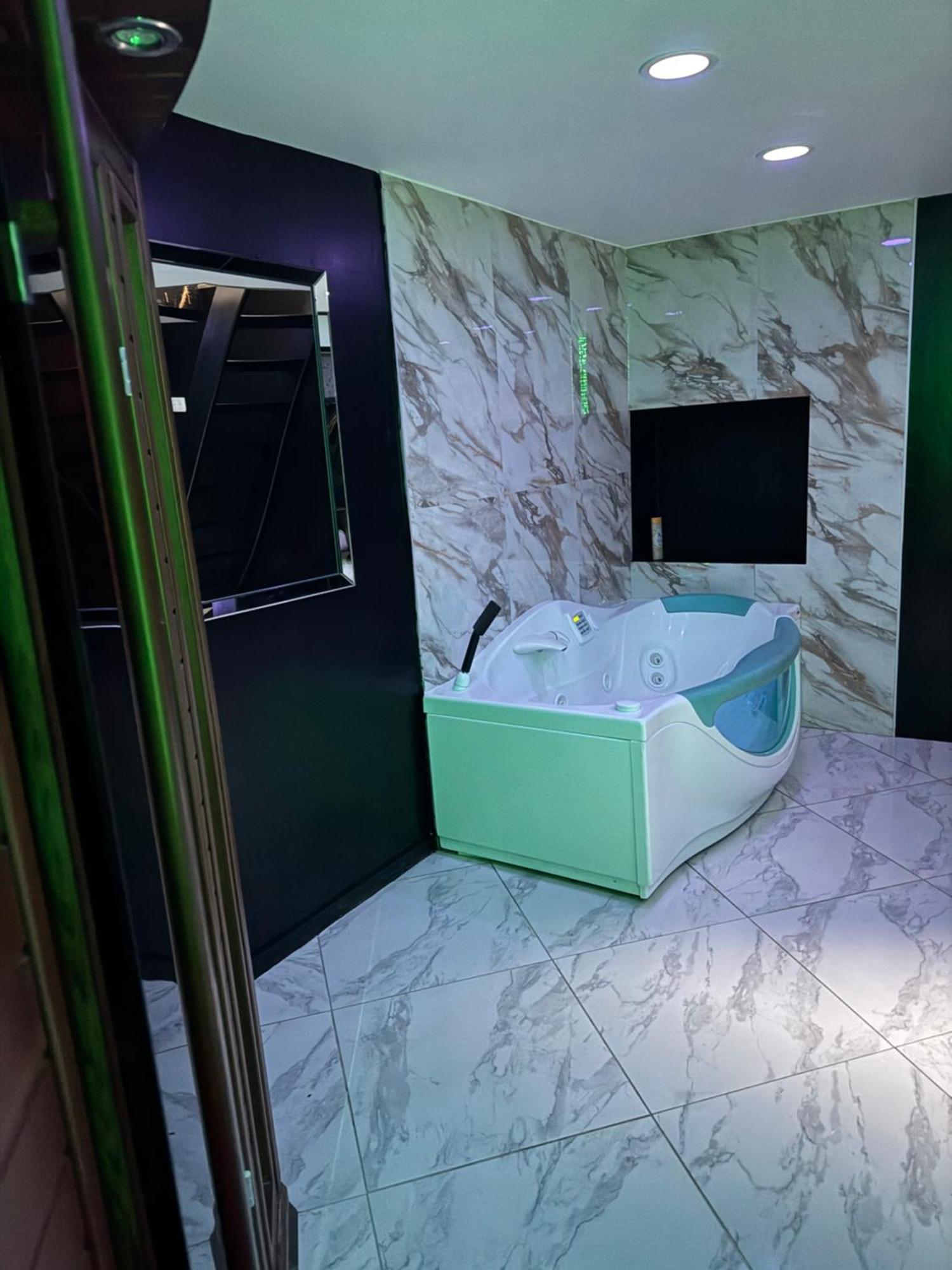 Maison Appartement Triplex Avec Jacuzzi Et Sauna Saint-Etienne  Exterior photo